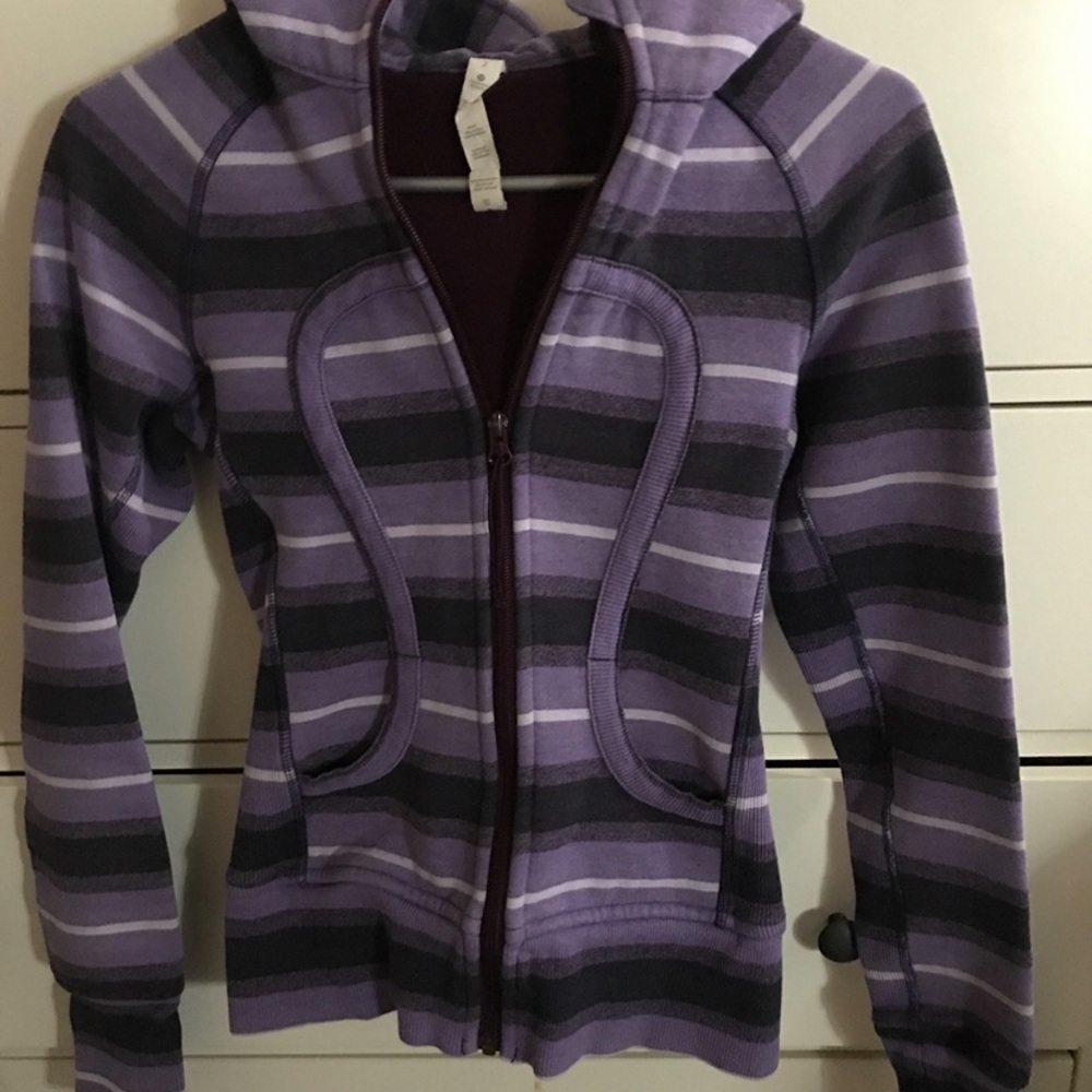 LULULEMON SWEATER